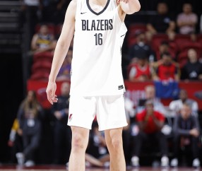 朱芳雨：不能要求杨瀚森首年满足所有期待 姚易新秀赛季也有波动